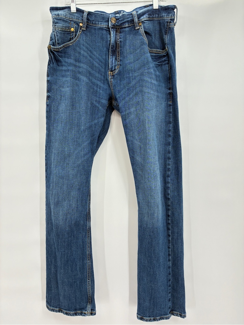 Wrangler Retro Men’s Slim Boot Denim Jeans Medium Wash 34x33 (Tag Size 34x34)